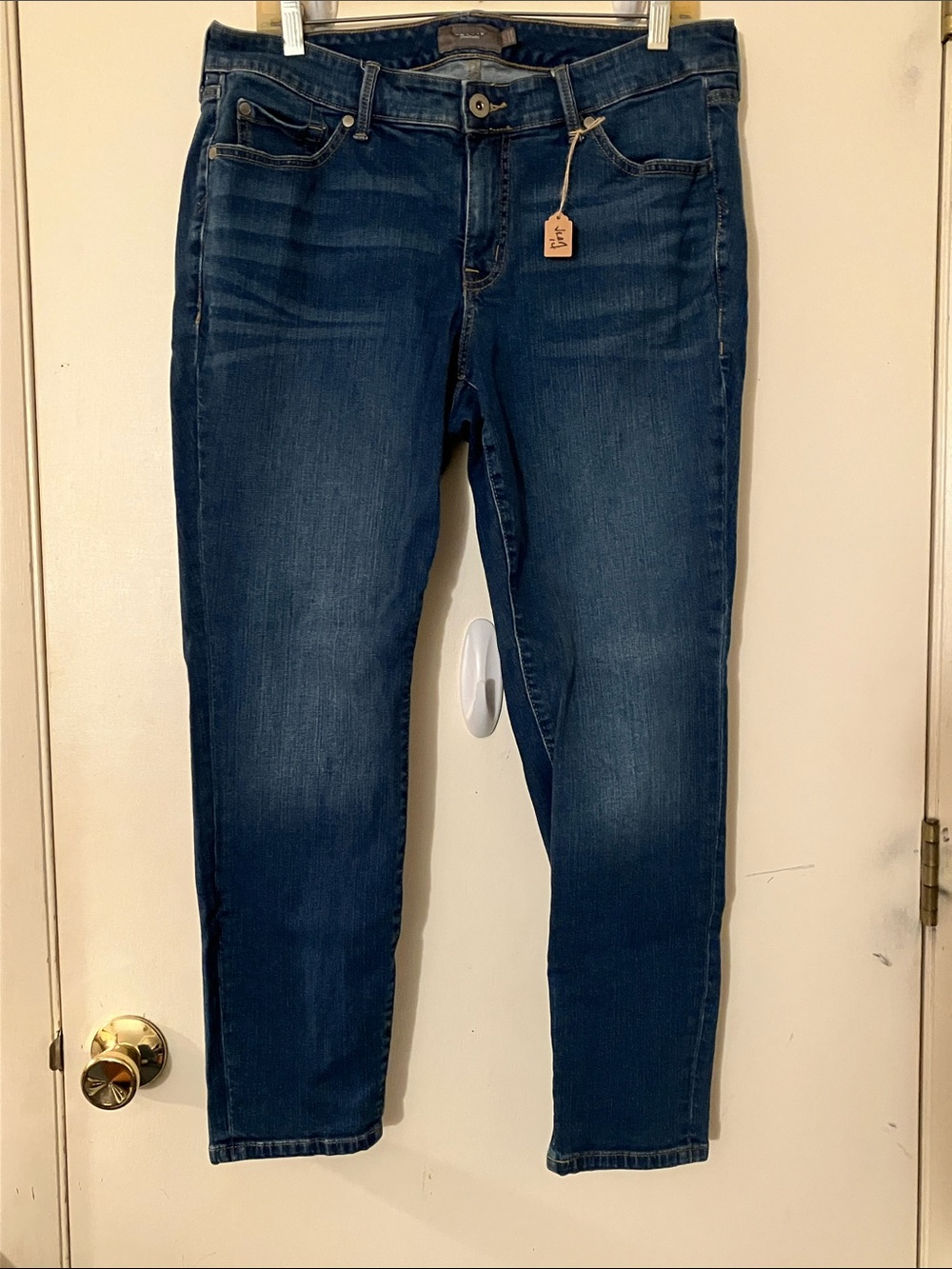 Torrid Size 12R Feel the Fit Medium Blue Slim Stretch Jeans